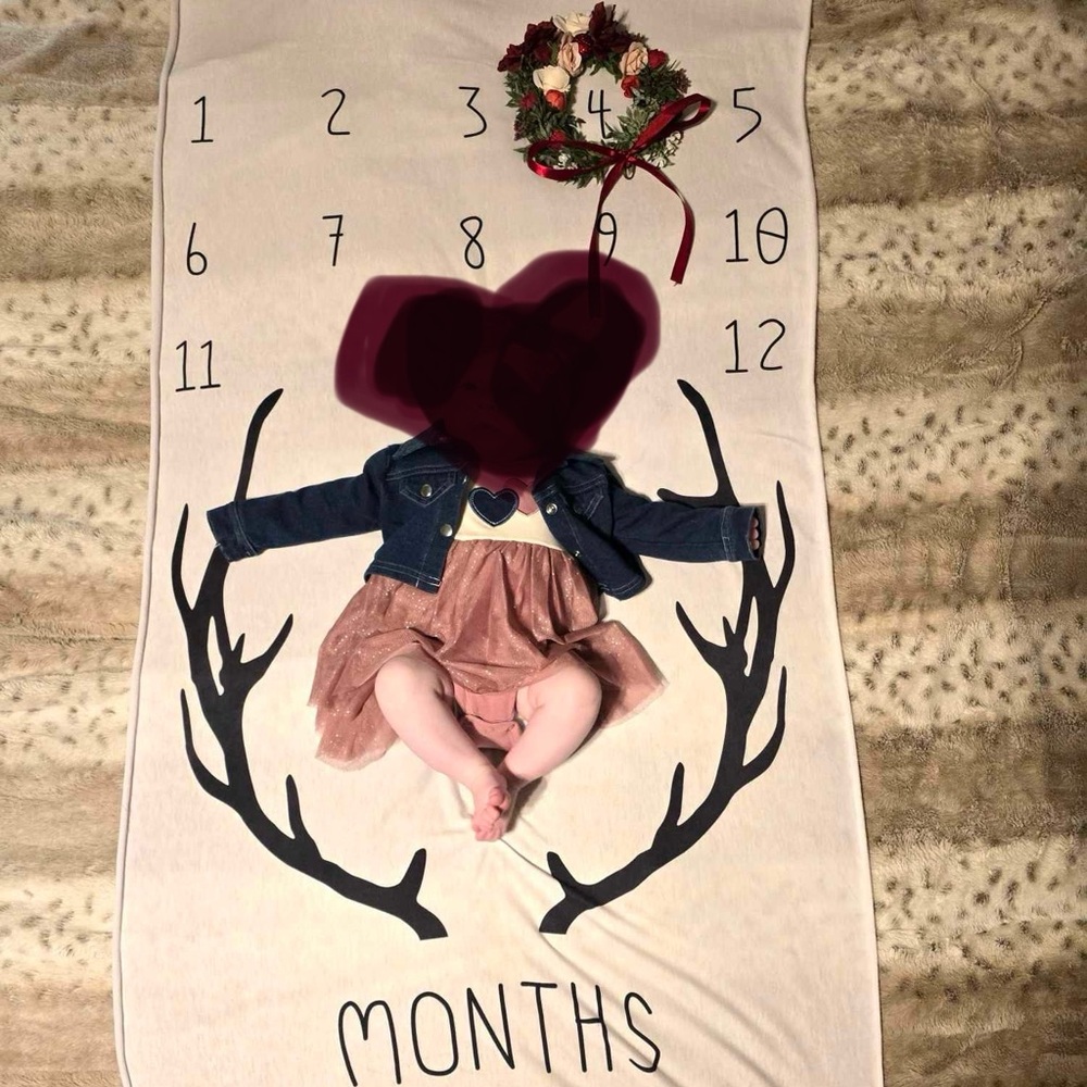 Antler Design Baby Milestone Month Blanket with Floral Ring Marker